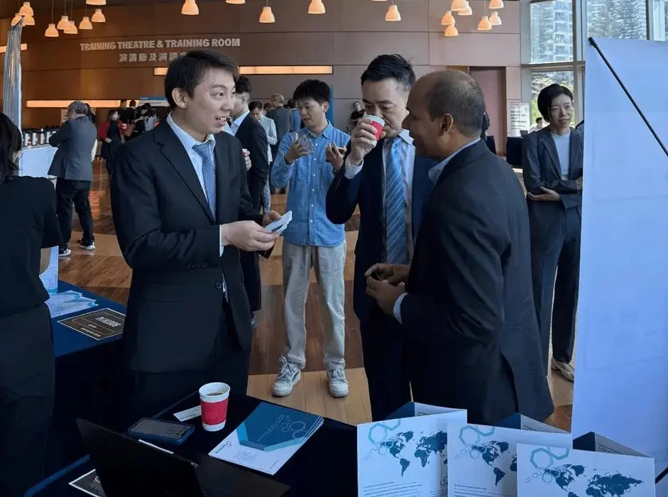 Xeptagon engaging in discussion with HKMA Executive Director