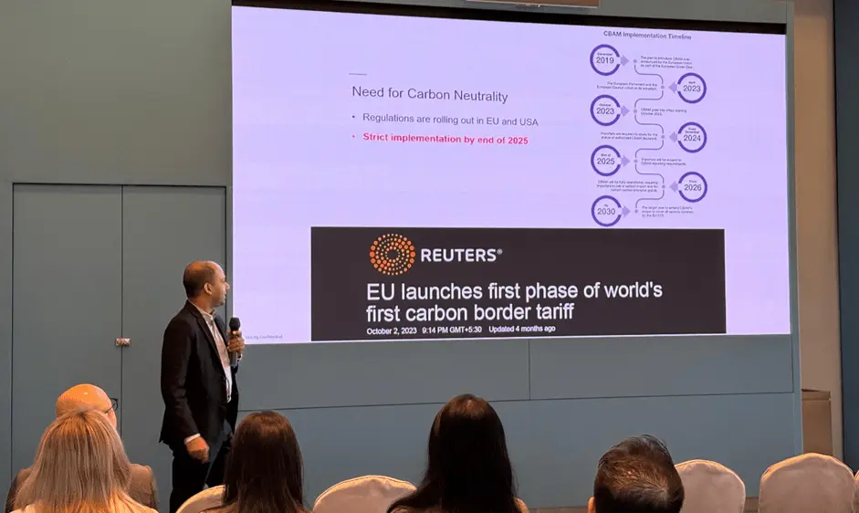 Xeptagon engaging in discussion with HKMA Executive Director